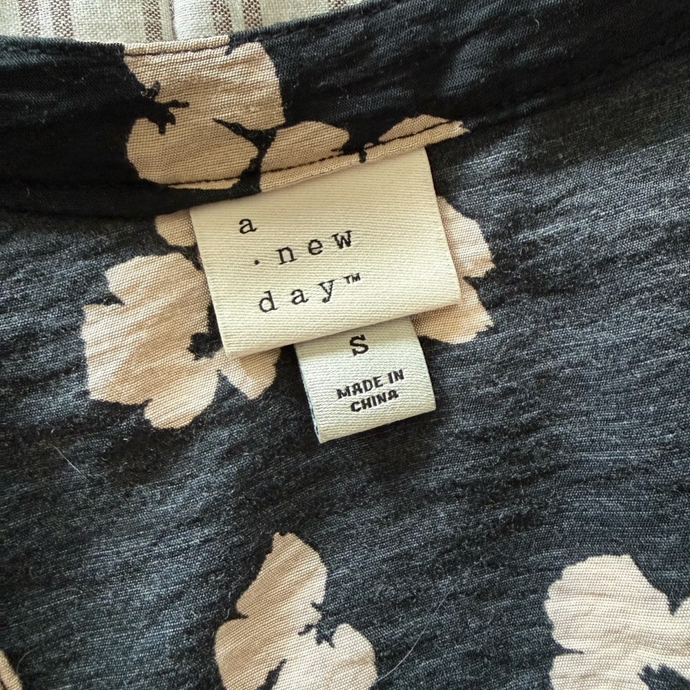 a new day Black Midi Dress with Cream Floral Print and Puff Sleeves - Picture 13 of 16